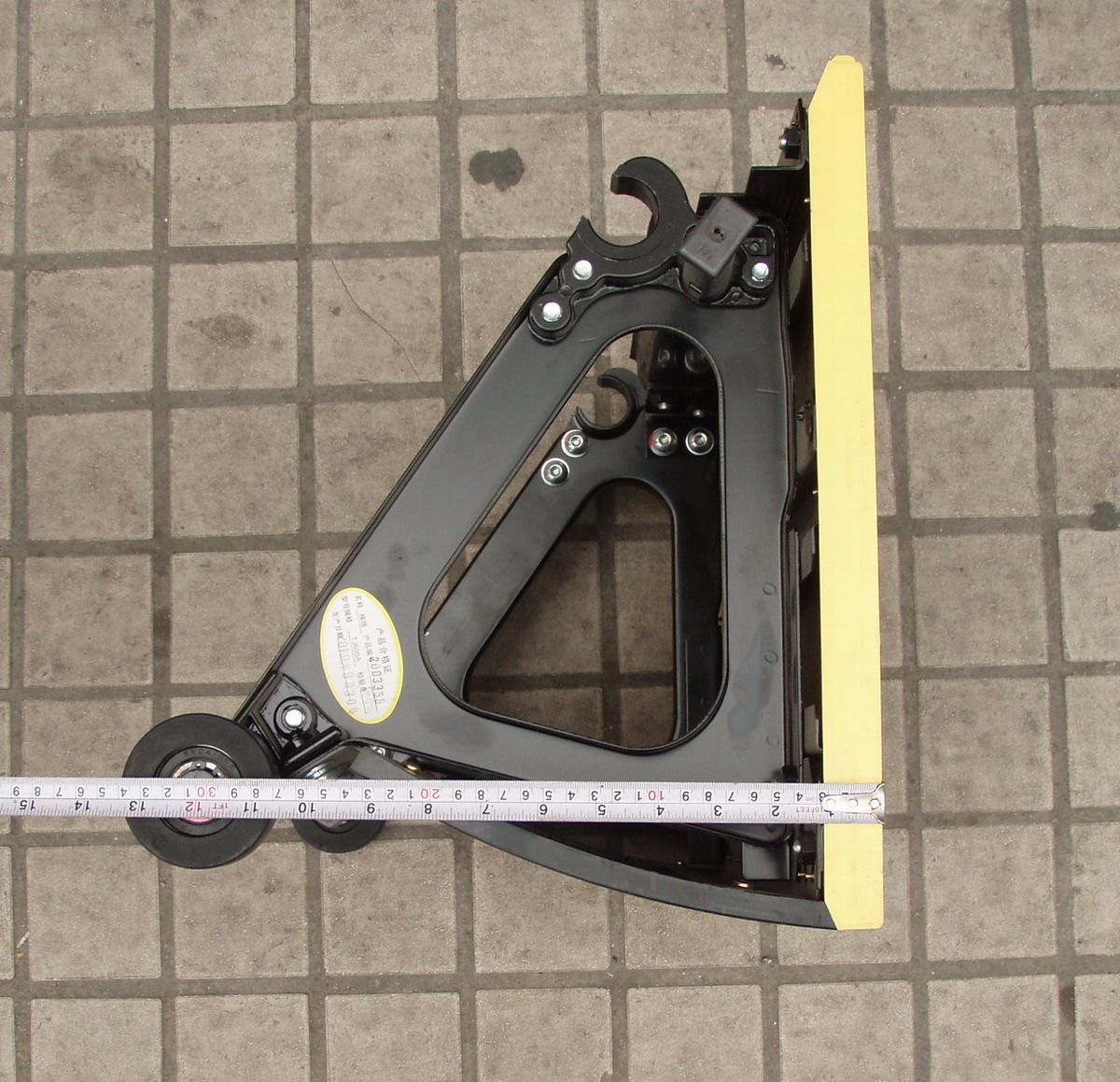 三角架及銘牌
